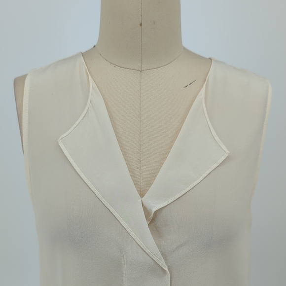 Trouve Silk V Neck Blouse White XS Business casual preppy classic office basic - Picture 3 of 6